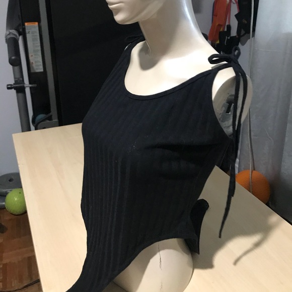 One piece top - Picture 4 of 4